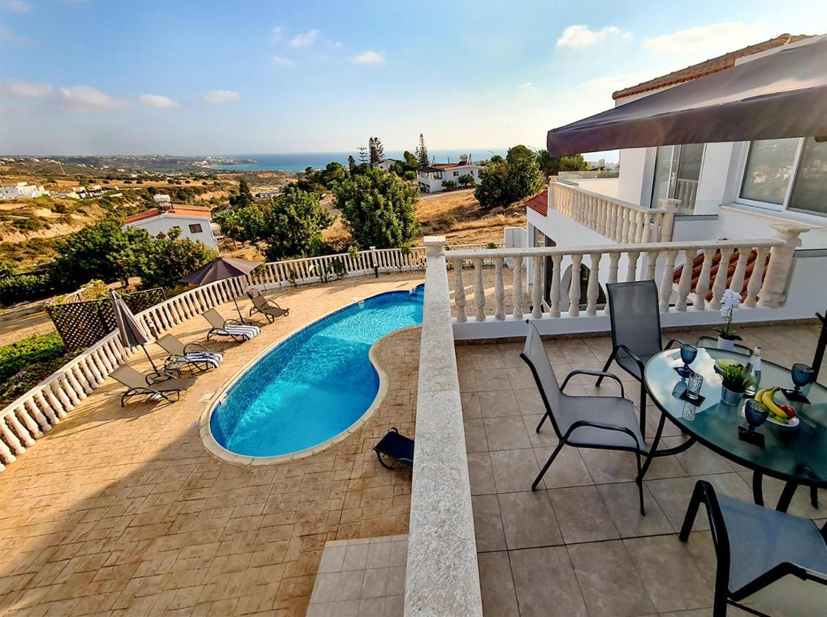 פאהיה Katya-Sofia Villa - Tranquility With Sea View מראה חיצוני תמונה