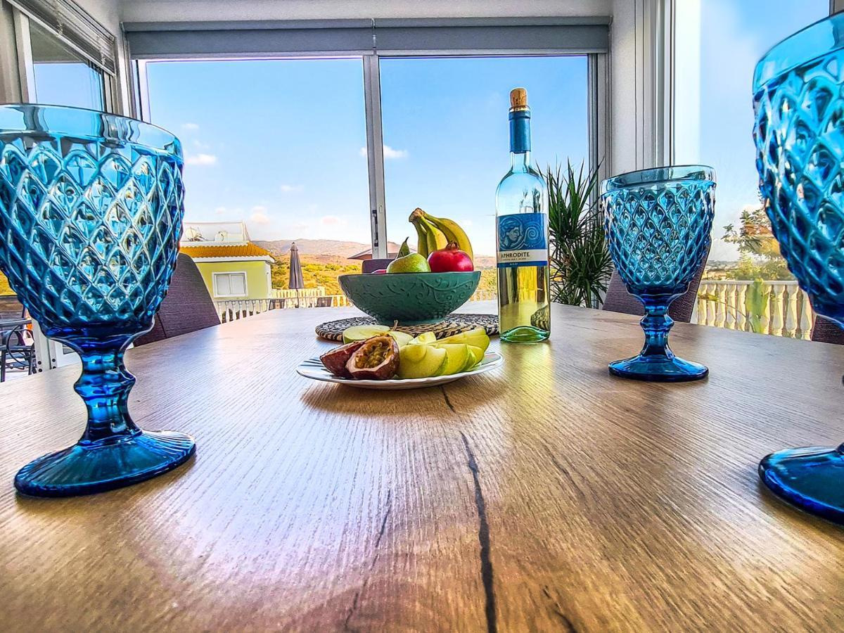 פאהיה Katya-Sofia Villa - Tranquility With Sea View מראה חיצוני תמונה