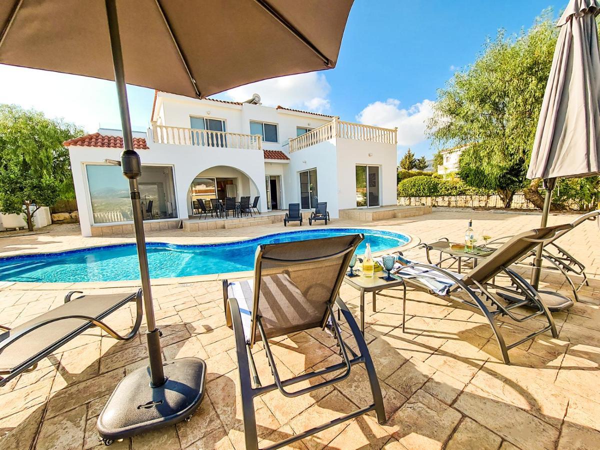 פאהיה Katya-Sofia Villa - Tranquility With Sea View מראה חיצוני תמונה